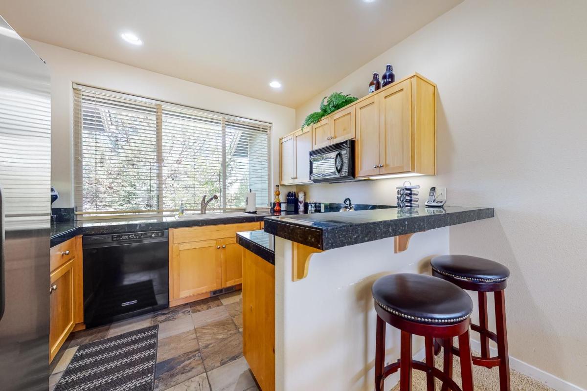 Village Loop in Eagle Crest - image 7