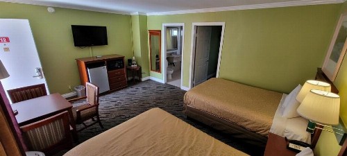 Redondo Inn and Suites - image 14