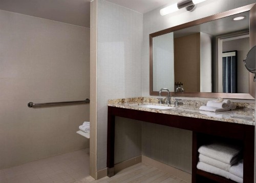 Sonesta Redondo Beach & Marina - image 11