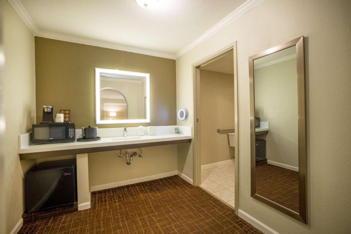 Best Western Inn - image 5