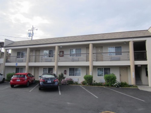 Redwood Creek Inn - image 2