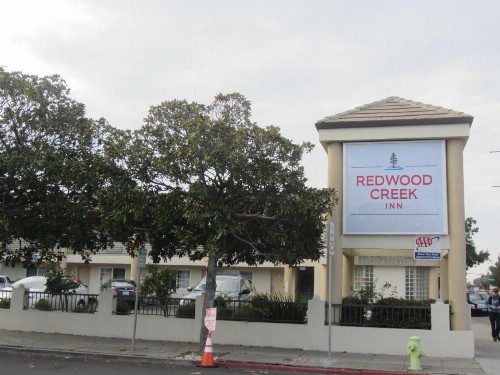 Redwood Creek Inn - image 7