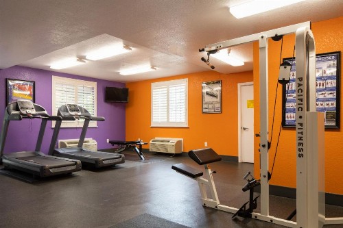 Atherton Park Inn and Suites - image 15