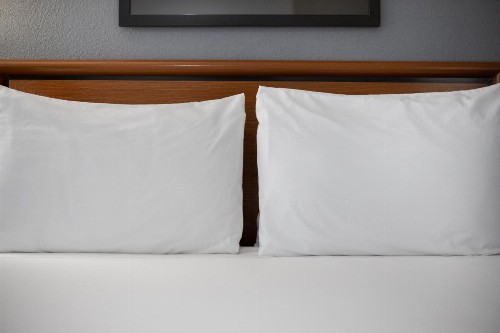 Atherton Park Inn and Suites - image 24