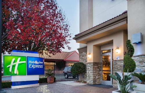 Holiday Inn Express Redwood City Central an IHG Hotel - image 10