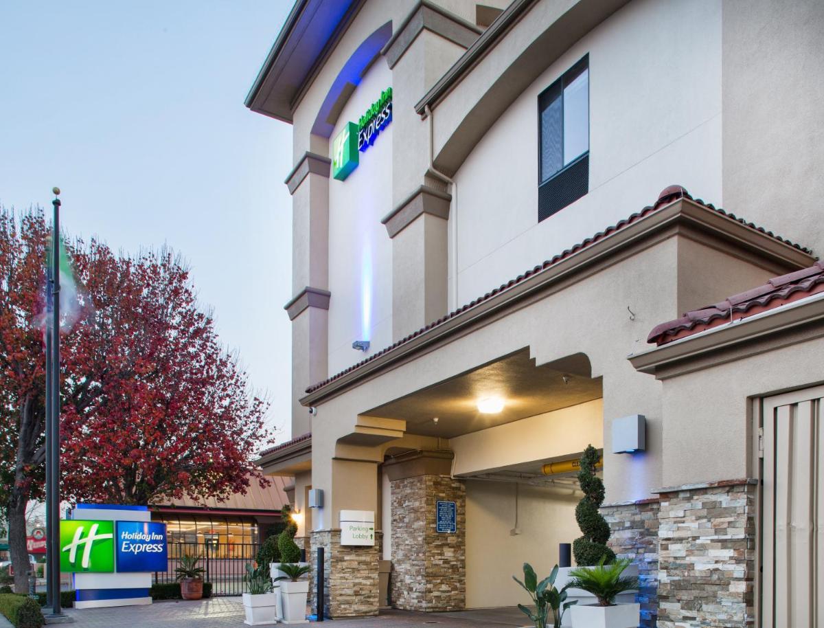 Holiday Inn Express Redwood City Central an IHG Hotel - image 5
