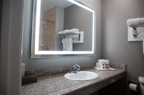 Days Inn by Wyndham Redwood City - image 18