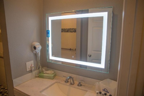 Days Inn by Wyndham Redwood City - image 22