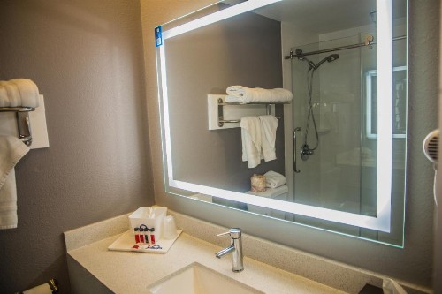 Days Inn by Wyndham Redwood City - image 36