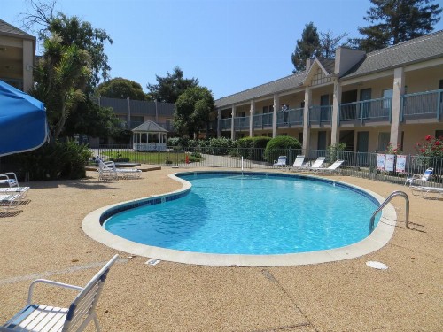 Days Inn by Wyndham Redwood City - image 7