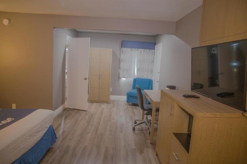 Days Inn by Wyndham Redwood City - image 9
