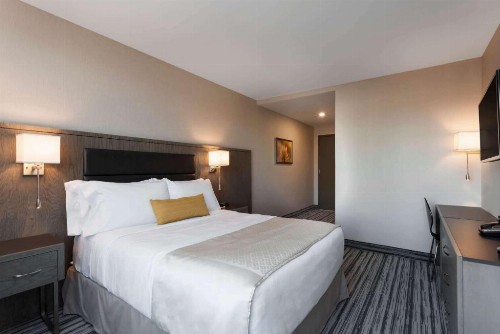 Wyndham Garden LaGuardia South - image 24