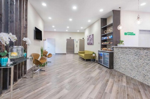 Wyndham Garden LaGuardia South - image 3