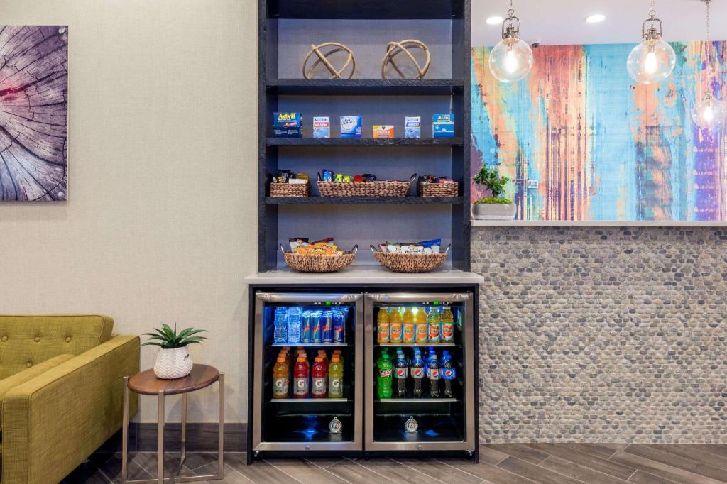 Wyndham Garden LaGuardia South - image 4