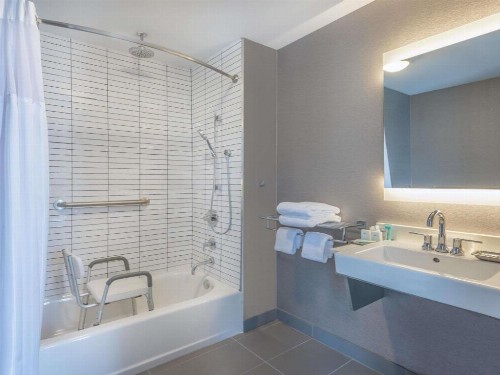 Wyndham Garden LaGuardia South - image 9