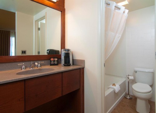 Crosswinds Motel - image 10