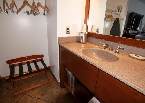 Crosswinds Motel - image 2