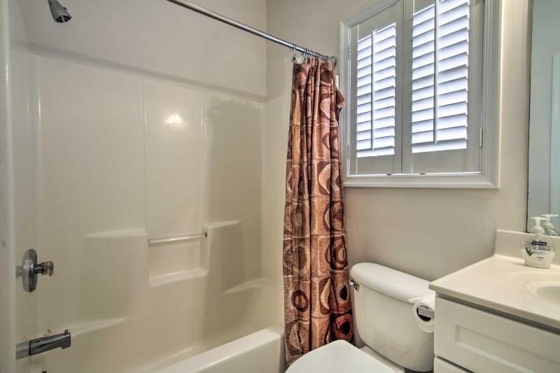 Rehoboth Beach Townhouse - 2 Mi to Boardwalk! - image 3