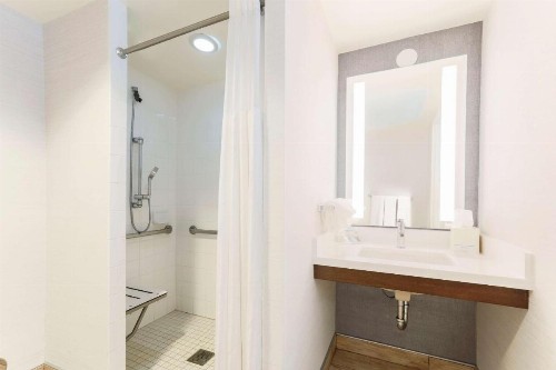Hilton Garden Inn Reno - image 13