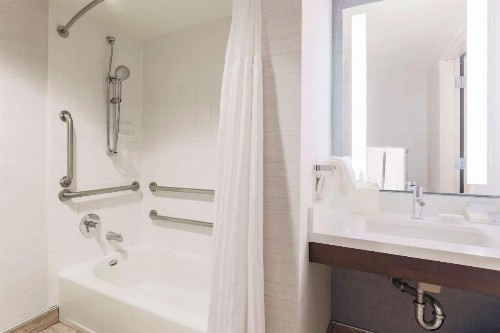 Hilton Garden Inn Reno - image 17