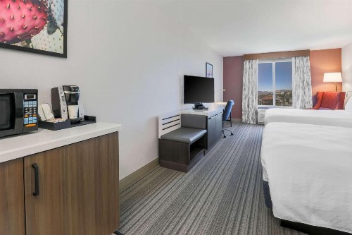 Hilton Garden Inn Reno - image 39