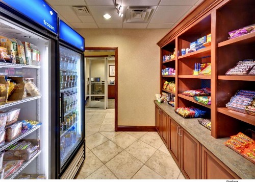 Hampton Inn & Suites Reno - image 23