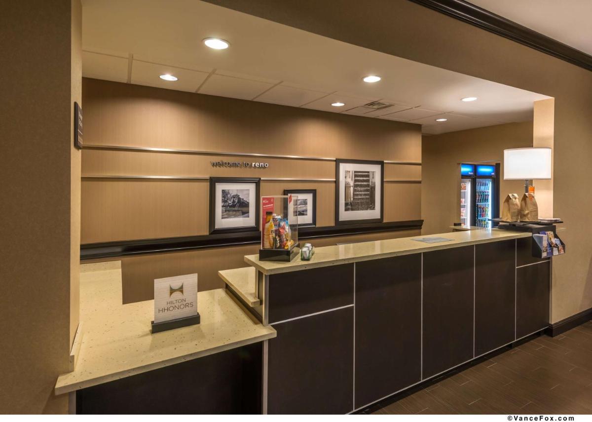 Hampton Inn & Suites Reno - image 6