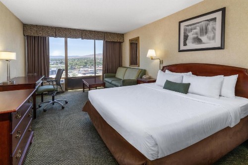 Ramada by Wyndham Reno Hotel & Casino - image 10