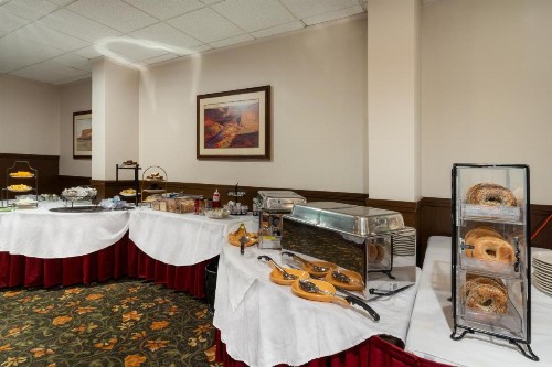 Ramada by Wyndham Reno Hotel & Casino - image 17