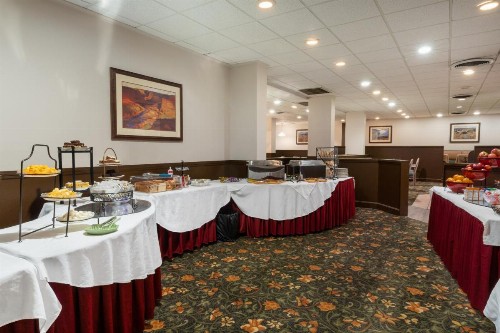 Ramada by Wyndham Reno Hotel & Casino - image 23