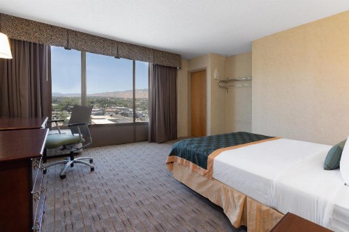 Ramada by Wyndham Reno Hotel & Casino - image 25