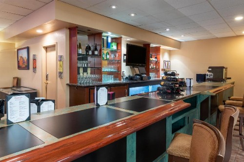 Ramada by Wyndham Reno Hotel & Casino - image 4