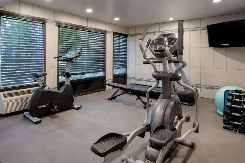 SureStay Plus Hotel by Best Western Reno Airport - image 10