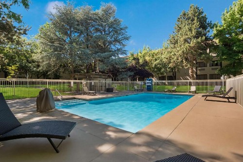 SureStay Plus Hotel by Best Western Reno Airport - image 12