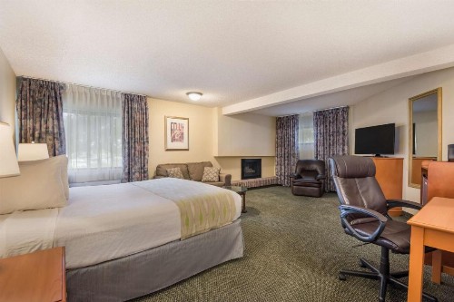 SureStay Plus Hotel by Best Western Reno Airport - image 14