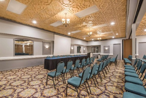 SureStay Plus Hotel by Best Western Reno Airport - image 19