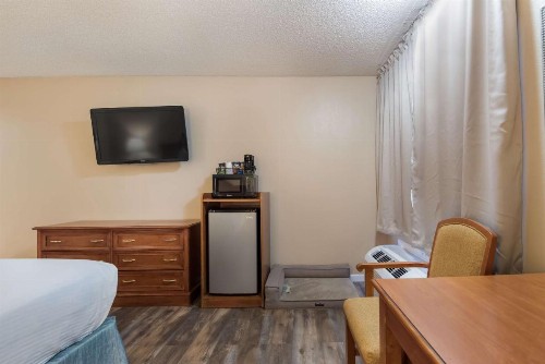 SureStay Plus Hotel by Best Western Reno Airport - image 34