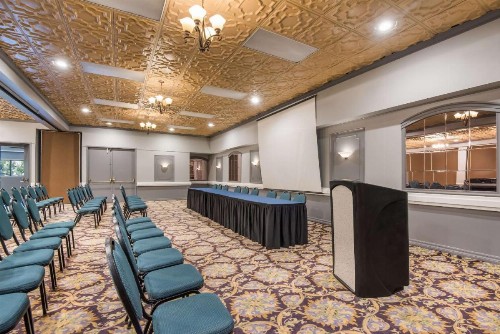 SureStay Plus Hotel by Best Western Reno Airport - image 9