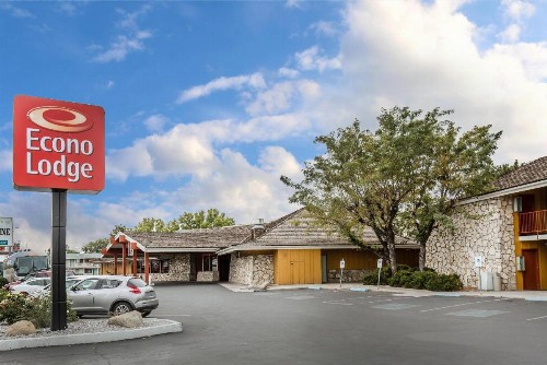 Econo Lodge Reno-Sparks Convention Center - image 23