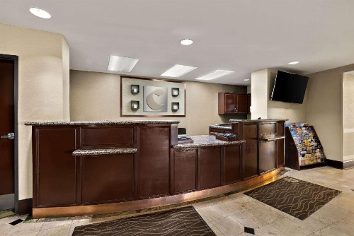 Comfort Inn & Suites Airport Reno - image 11