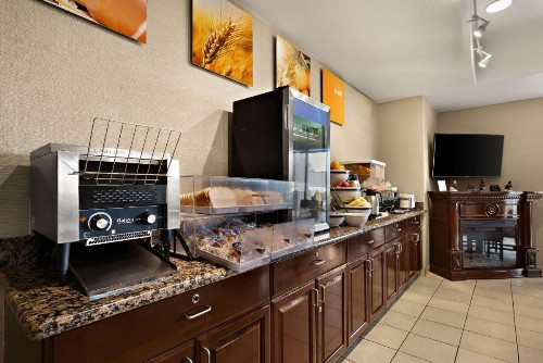 Comfort Inn & Suites Airport Reno - image 17
