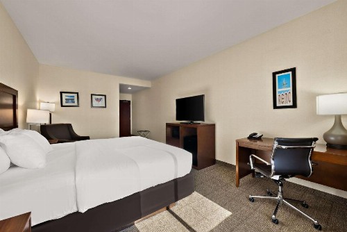 Comfort Inn & Suites Airport Reno - image 18