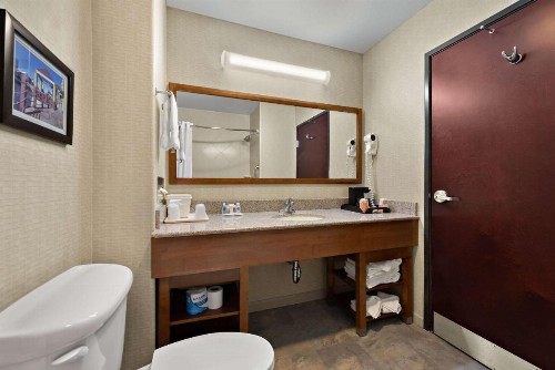 Comfort Inn & Suites Airport Reno - image 21