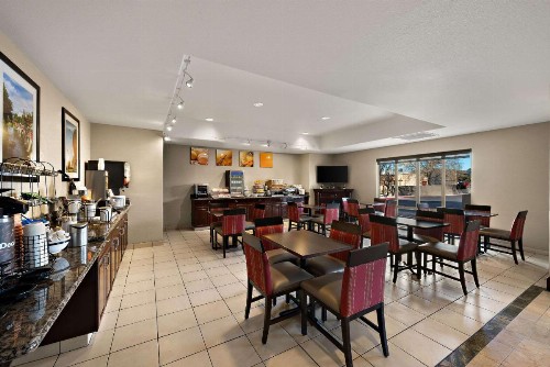 Comfort Inn & Suites Airport Reno - image 26