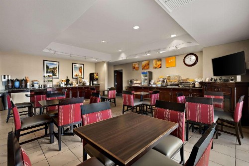 Comfort Inn & Suites Airport Reno - image 3