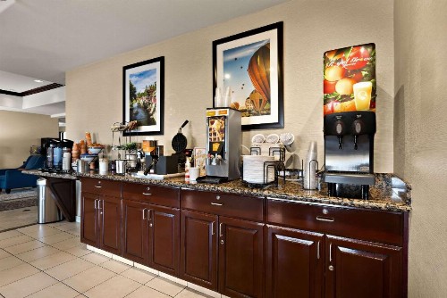 Comfort Inn & Suites Airport Reno - image 5