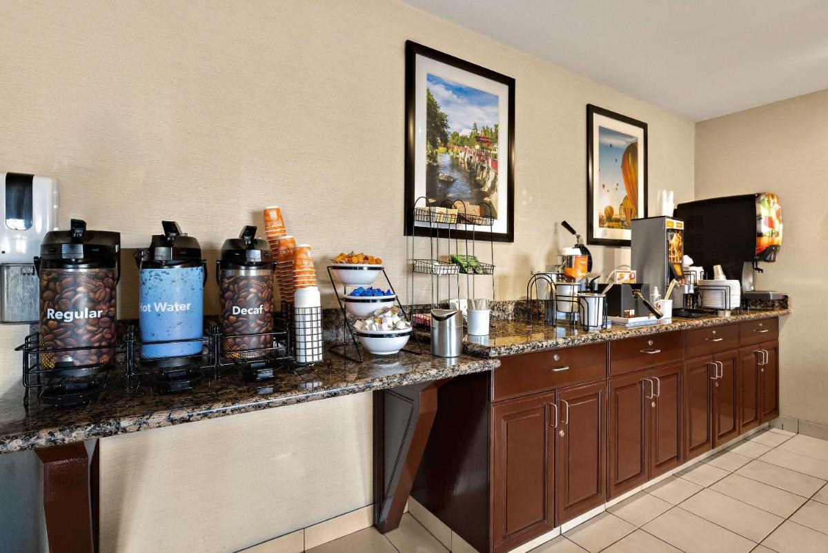 Comfort Inn & Suites Airport Reno - image 6