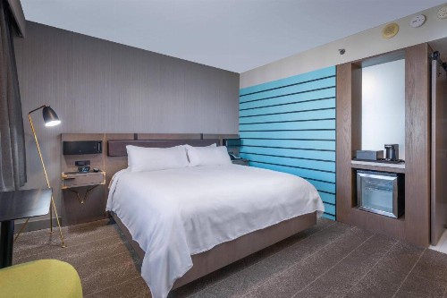 Renaissance Reno Downtown Hotel & Spa - image 13