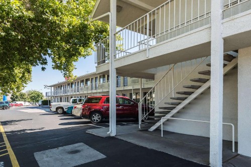 Motel 6-Reno NV - Virginia Plumb - image 6