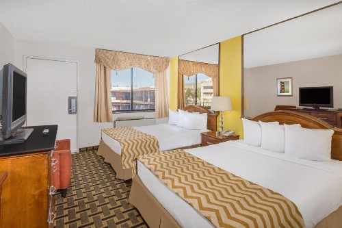 Travelodge by Wyndham Reno - image 19